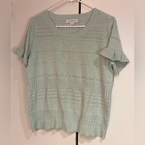 Liz Claiborne Green Ribbed Ruffled Sleeve Top. Size L